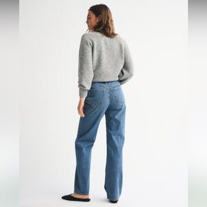 Abercrombie & Fitch High Rise Loose Wide Leg Frayed hem